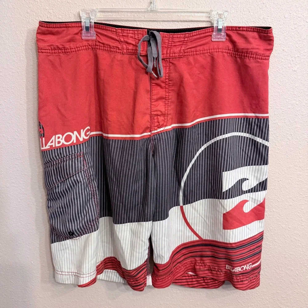 Billabong Mens Board Shorts Red Black White Striped Swim Trunks Size 36 M1133CHR